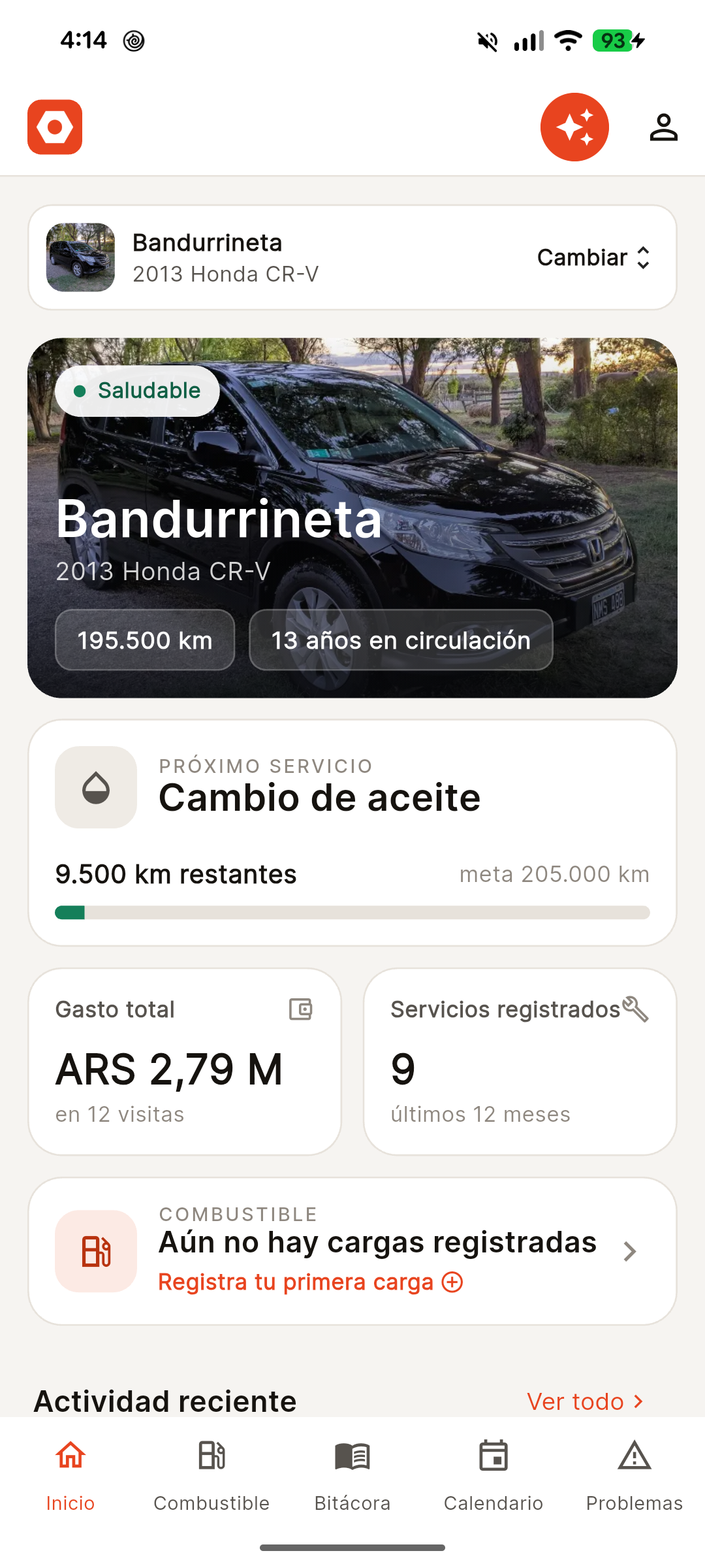 Pantalla de inicio de Tuerquita con el auto, el próximo service y los gastos
